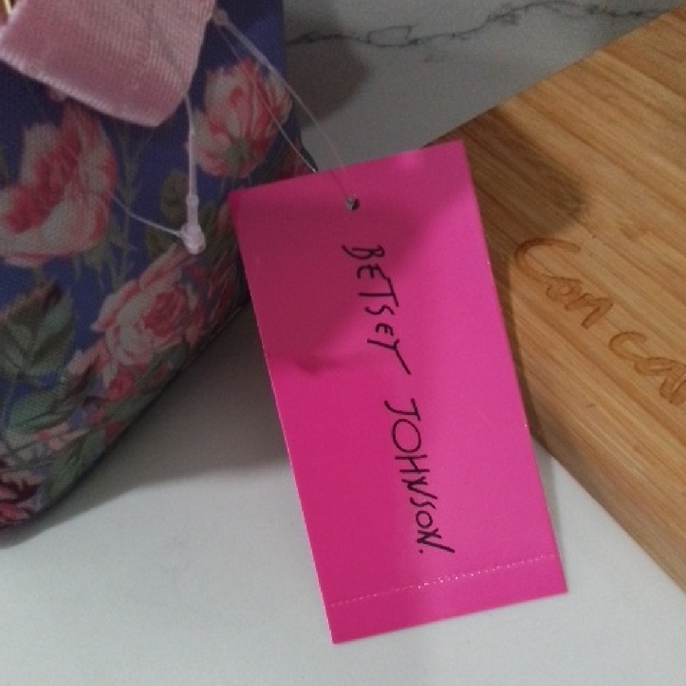 Betsey Johnson Floral Crossbody LUNCH Bag - Pink and Blue - Picture 4 of 4